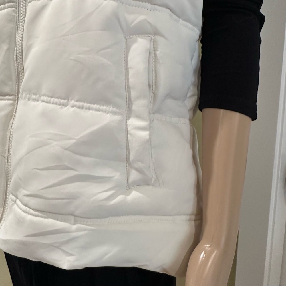 Bench Women's White Puffer Vest - Picture 6 of 10